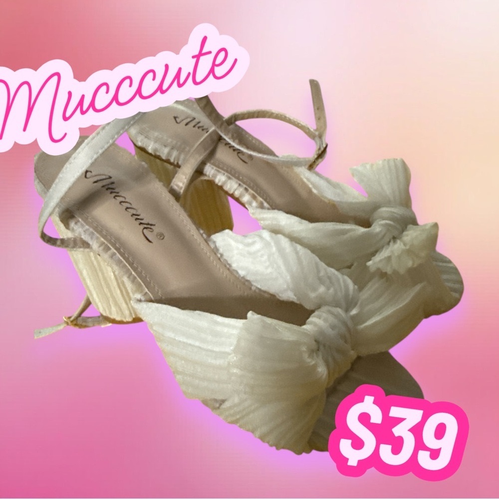 New Mucccute Women’s size 5 White Bow Sandals round heel